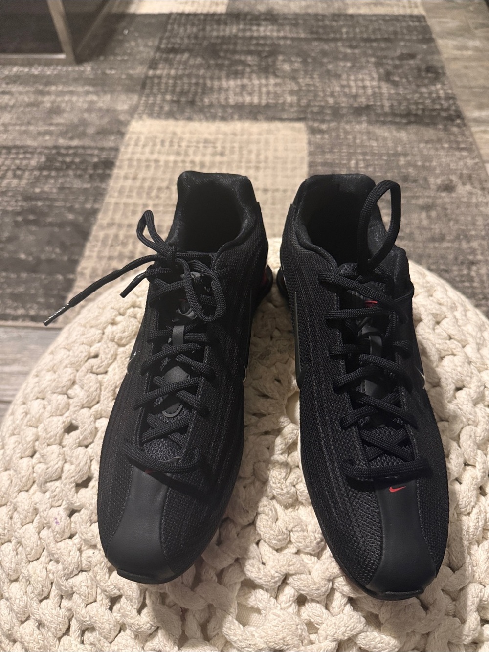 Nike Women’s  Black Low-Top Athletic Sneakers. NWOB